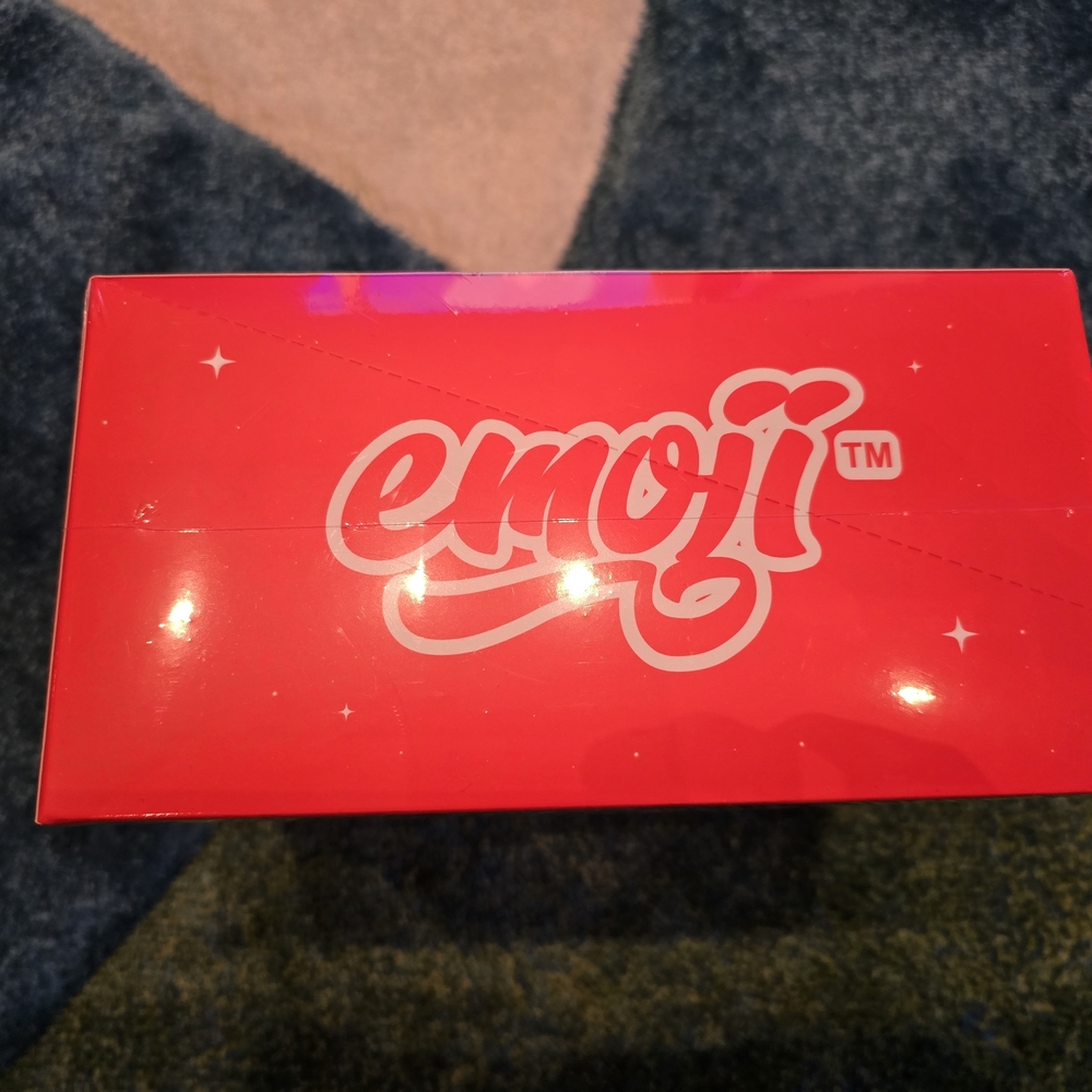 2025 Mega Space Molly Emoji Sealed Case 100% - Picture 3 of 5